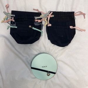 Tous baggies and 1 tous box